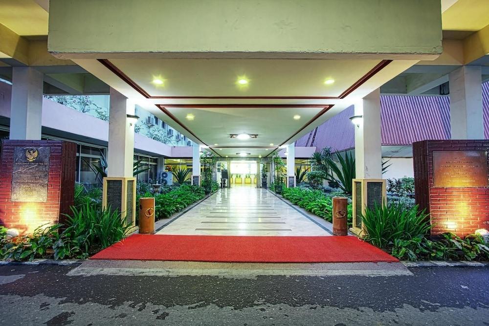 Sahid Kawanua Hotel Manado Luaran gambar