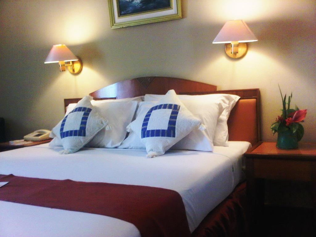Sahid Kawanua Hotel Manado Luaran gambar